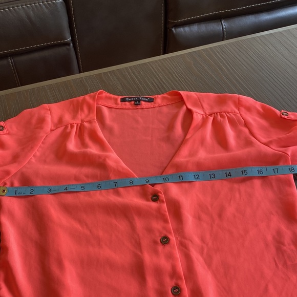 Sweet Rain ladies polyester blouse with button front in size small. - Picture 7 of 8